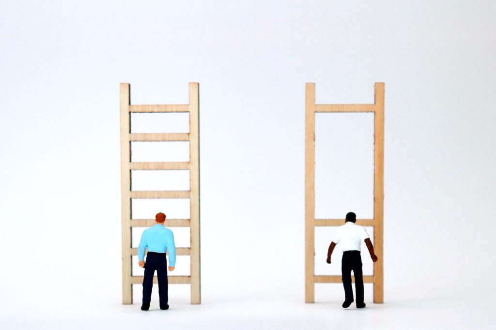 This image has an empty alt attribute; its file name is priviedge.jpeg